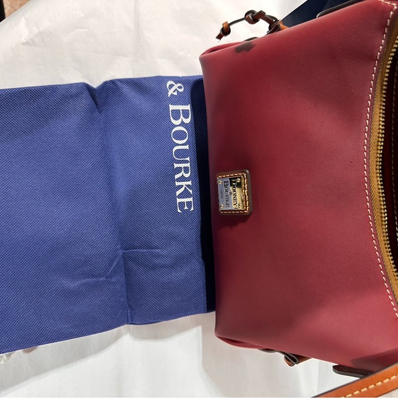 NWT Dooney & Bourke Hobo Crossbody. - Picture 10 of 10